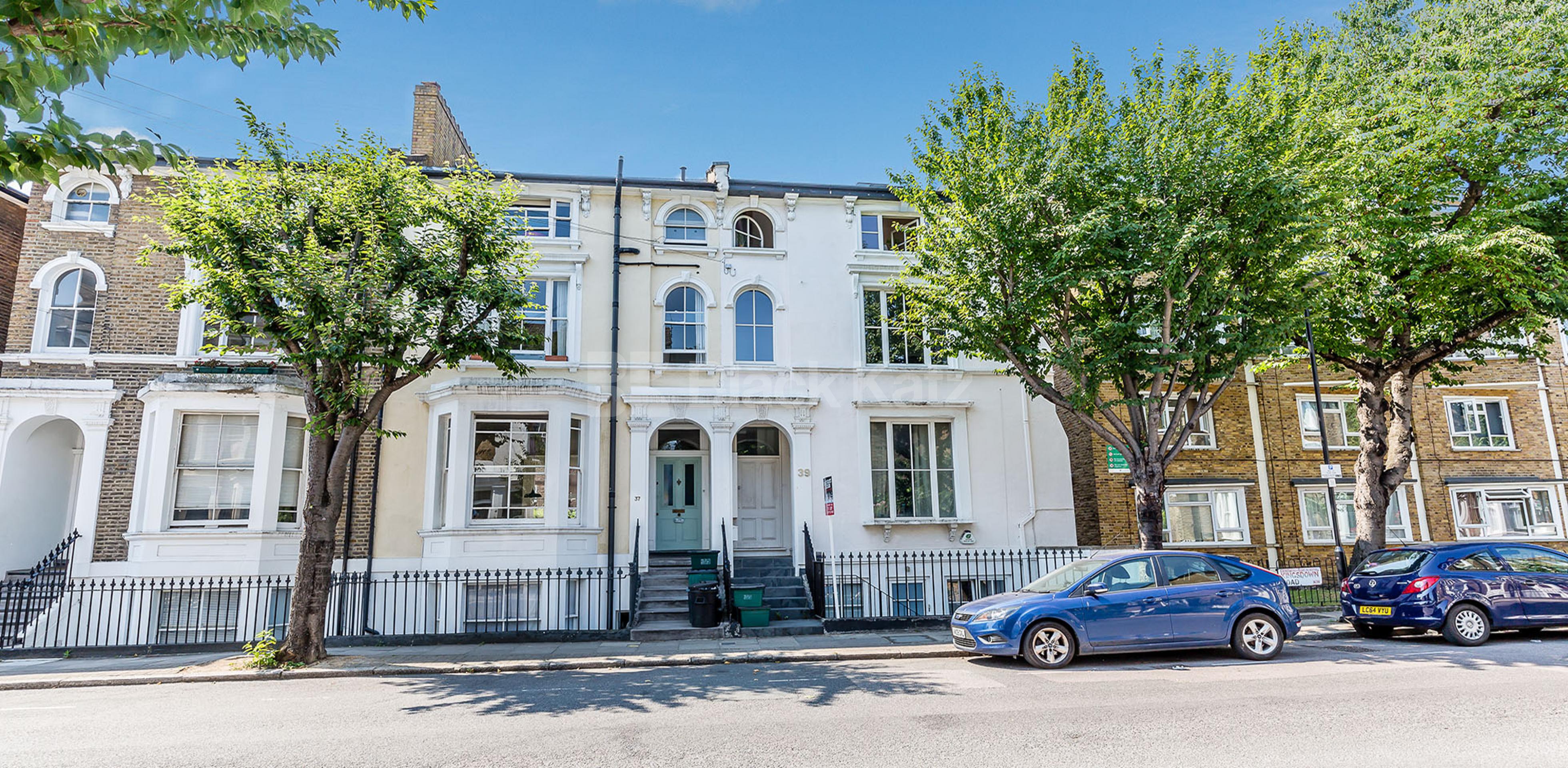 			4 Bedroom, 1 bath, 1 reception Flat			 Kingsdown Road, Archway N19